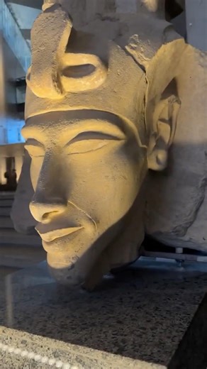 Akhenaten and the Transitional Art: The Mystery of the Elongated Head