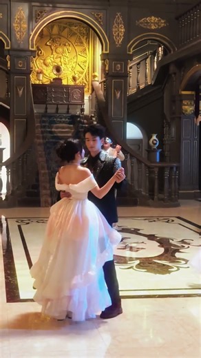 舞会高光时刻#蕃尼学院#Funny College#蕃尼家族#The funny family#挑战 #challenge