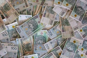 Polska reklama mimo wojny urosła do 2,37 mld zł. Internet zwiększa przewagę nad telewizją