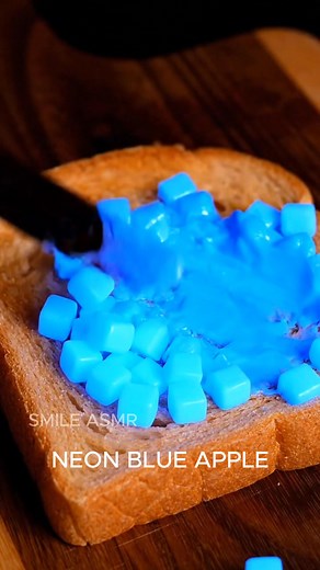 II ASMR II Spreading NEON BLACKBERRY & NEON BLUE APPLE onto toast Comment your favorite! I ASMR Compilation #asmr #smileasmr #ai #foodasmr | SMILE ASMR