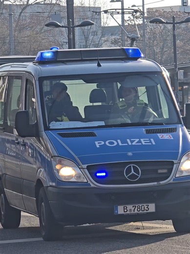 GruKw Einsatzfahrten der Polizei Berlin