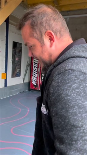 21K views · 185 reactions | Favoriser le raptor à l’époxy pour vos sols ! - cher, + résistant et une possibilité infinie de choix  﫟13,80€ le m2 si vous le faites vous même. 﫟50€ le m2 si vous le faites faire par nos professionnels du raptor. N’hésitez pas à sauter le cap ! Demandez un devis sur info@afcustom.fr #boiserie #raptorliner #epoxy | Aerographe-fockeur | Facebook