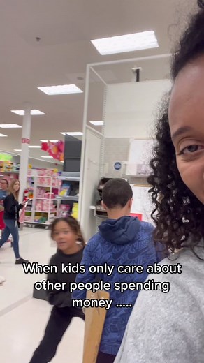 Kids React to Another Kid Spending Money on Roblox