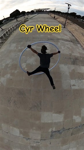 Cyr wheel beginner! learning day by day #cyrwheel #cyr #circus #beginner #practice #art #artist #try