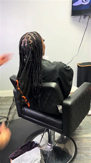 Medium Knotless Braids with Curly Ends Tutorial