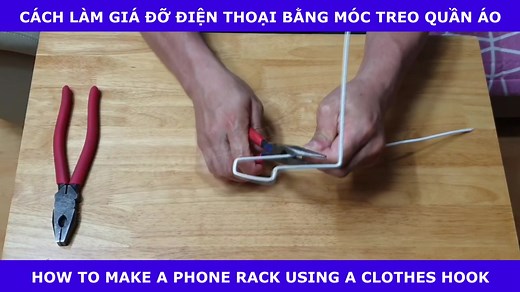 How To Make A Phone Rack Using A Clothes Hook #how #to #make #howto #howtomake #a #phone #rack #using #clothes #hook #diy #chinhkhang