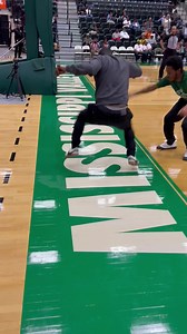 1.9M views · 99K reactions | #FamousAmos had A Whole Dance Battle during The Game !!! #Mvsu #mississippi #fhe | Ipod The DJ | Facebook