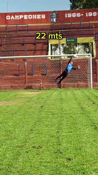 Si le hago un gol a Jaime Barcelo se termina el video - desafío de fútbol