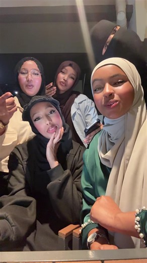 @Kiki afcad @Ladan Cidi @Sundus_ Ayanle @Lama Huran🇸🇴🇸🇴 ma ku ookla 😭❤️