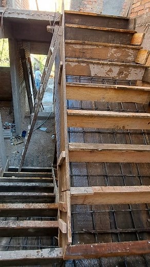 1.7M views · 29K reactions | Costos de 2 tipos de escaleras, tipo acordeón y tipo rampa.﫡 #herramientas #obras #ingenieria #albañiles #fypシ゚ | Diseño,Construcción Y Remodelación | Facebook