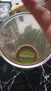 1.3M views · 9.9K reactions | Easy Way to Control Caterpillars on Lime Trees Lime leaf: 10 pieces Garlic: 4 cloves Chilies: 7–8 pieces Dish soap: 3 drops Blend or crush everything, then mix with 1 litre of water. Spray twice a week, preferably in the evening. Always test on 1–2 leaves first to check the plant’s reaction. #kebunmini #ulat #gardeningtips | Petsy Cos | Facebook