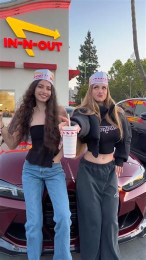 2 girls 1 M3
