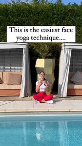 This is the easiest Face Yoga technique. Just tap over your face with your finger tips for 30 seconds after you have applied your skincare and remember to have clean hands while doing it. This is great for better circulation, less tension and improved product absorption 🩷 | The Face Yoga Expert