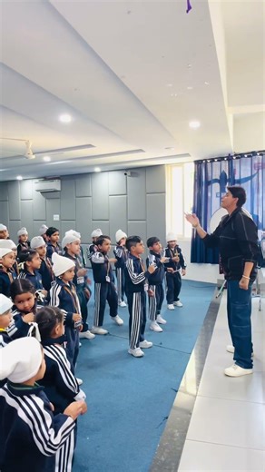 Workshop ❤️ #cottonwood #merewaladance #modern_dance_studio #nsaysnikk #bollywood