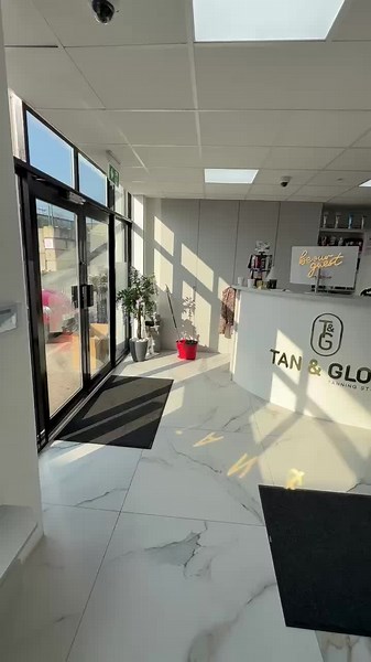 Tan & Glow Tanning Studio ☀️ (@tan.glow.tanning)’s videos with AKON'S BEAUTIFUL DAY - Akon