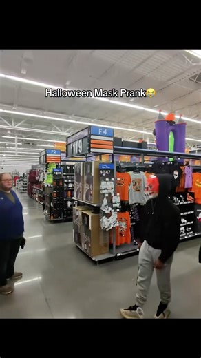 Halloween Mask Prank😂 #funny #fyp #halloween #prank
