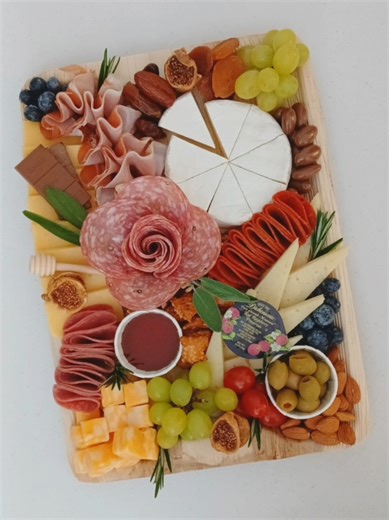 Saturdays Delight: Charcuterie Cheese Platter Ideas