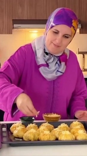 Halima Choujaa (Filali) on Instagram‎: "فيديو جديد حبيباتي في القناة (مطبخ حليمة الفيلالي) اذا كنت كتوجدي لرمضان ضروري تشوفيهم مملحات بشرمولة خطيرة وبحشوتين بكمية وفيرة بالقليل من ...."‎
