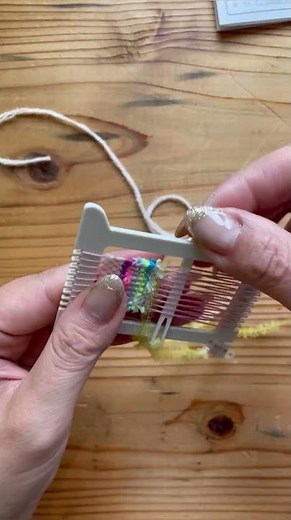 「ポケおり」キットで小さな織物作り
