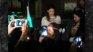 Jennifer Garner -- Crashes School Dance (VIDEO)