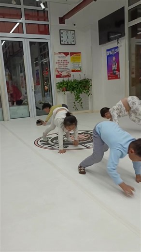 เดชพิชิต เกียรตินิวัฒน์ on Instagram: "รอบเย็นกับลูกกอกคะนอง🇨🇳🇨🇳 #มีแรงก็ทำไปคับ😊💵🥊🇹🇭"