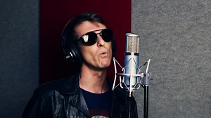 49K views · 1.3K reactions | Sensacional esse cover de Bon Jovi - Born To Be My Baby pela Banda HYPE. Gleds Rock : vocal Dallton Santos : guitarra Leandro Ivo : bateria Rodrigo Masiero : baixo Participação de Moisés Santos (teclados) Instagram @banda_hype Shows e eventos: contato.hype@gmail.com (12)981441692 | Aquele Rock | Facebook