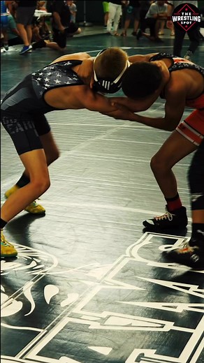 Connor Gaydo battles for position and takes down Jrue Montoya... see the full match at https://youtu.be/egZsr78h9Aw #triplethreat #grayslakecentral #folkstyle #youthwrestling #highschoolwrestling #illinois #ilwrestle #offseason #connorgaydo #johnsburgskyhawks #jruemontoya #freeport #89lbs | The Wrestling Spot