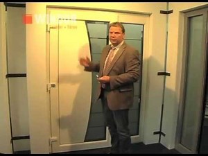 Türblatteinstellung bei einer Kunststoffhaustür