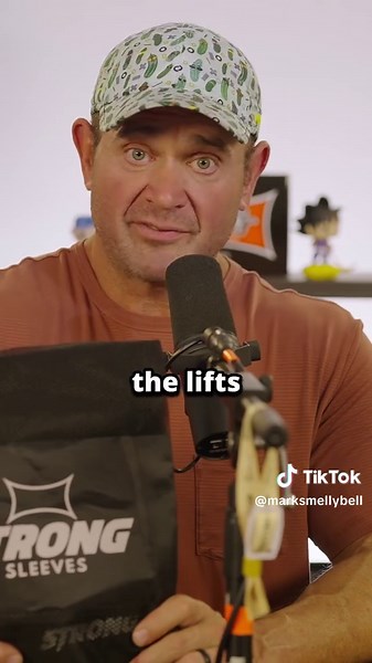 Leg day just became your favorite day! 💥 Our Strong Knee Sleeves are built to give you the support you need when you're pushing through those heavy squats and deadlifts. With 7mm neoprene and a snug, comfortable fit, you'll feel more stable and ready to crush every rep. 🏋️‍♂️ Ready to step up your leg game? #MBSlingShot