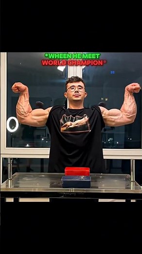 Strong bodybuilder was cooked 💀 #armwrestling #strength #bodybuilder #challenge