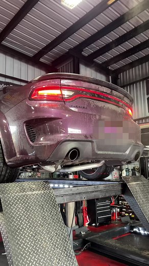 Upgrading the exhaust on my Hellcat Jailbreak! | Kali Muscle