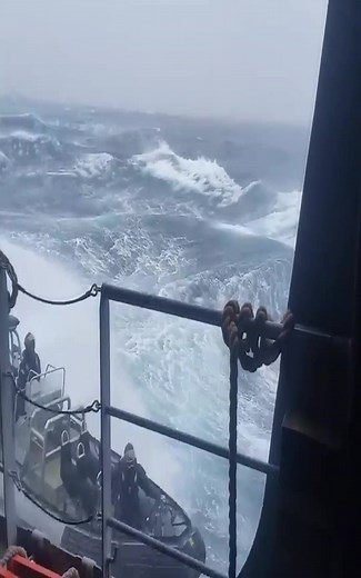 Insane Navy Boat Exercise Nearly Gone Wrong (Storm Force 12) Watch this navy patrol boat facing rough seas, big waves and extreme winds during a training exercise in the Ocean. Follow @TV Star by Adren ⭐️ for Ship and Ocean contents #ship #ocean #storm #foryou #foryoupage #fakesituation #fyp #fypシ #viral