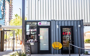 Phoenix takes steps to be more pedestrian friendly | Cronkite News