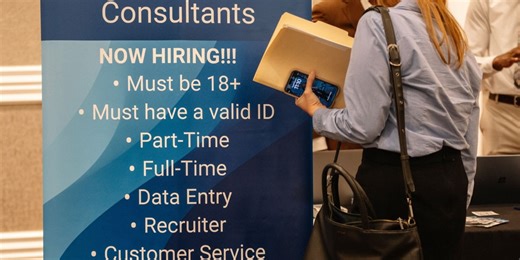 Stronger Growth, Weaker Hiring: Forecasters See a Split-Screen Economy