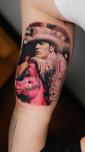 Lu Li on Instagram: "给 @jaychou 23年的粉丝制作 也是我最喜欢的华语男歌手 🐐🎤The goat of Mandopop 🎤🐐 One session，11 hours For Jay Chou‘s die-hard fans Done with： @kwadron @inkmachines @revolution__ink @pantheraink @bheppo #tattoo #tattooart #tattooartist #art #artist #artgallery #tattooideas #tattooing #tattooink #colortattoo #realismtattoo #detailing #portraittattoo #jaychou #周杰伦 #纹身 #刺青 #tatuajes #tatuagem #taiwan #tattoooftheday #drawing #painting #viral #reels"