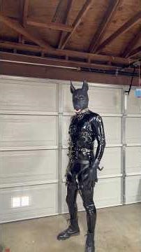 Tall sexy shiny black rubber dog 🖤 #latex #latexlook #pupplay #pupplaygear #rubber #bdsm