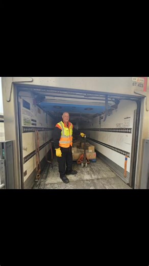 🎬 A Brief Encounter starring GXO 🚛 now showing at Milton Keynes Hospital Charity 💚 A massive shout-out to Tracey and the team at GXO for their "Brief but Mighty" delivery of ladies' briefs to Milton Keynes University Hospital NHS Foundation Trust 💚 With help from our patient experience and voluntary services teams, we have been busy distributing these items to wards and departments across MKUH 🏃‍♂️ #CorporateCharityPartnership #BriefEncounter #ShowLoveForYourLocalHospital #StepCount #Donati