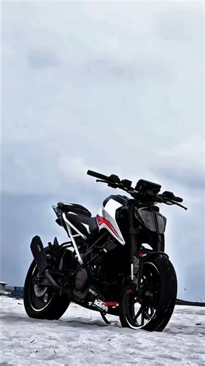 ⭐ 4. “KTM RC 390 Real Life Test – Top Speed, Exhaust Sound, Full Features (2025 Updated)”