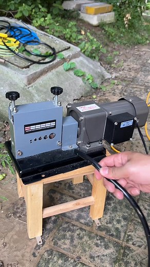 134K views · 383 reactions | New small electric wire stripper, capable of stripping the inner core of network cables #electric #wire #stripper | Electric Master | Facebook