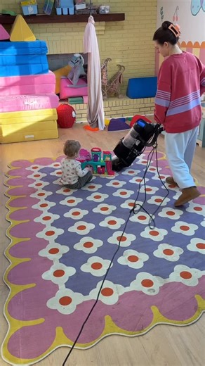 Izzy Owens on Instagram: "#ad Life gets messy, cleaning doesn’t have to be. @bissellclean delivers powerful clean in every pass. Have been loving our new CleanView Max Lift Off lately, shop at the link in my bio! #LevelUpWithBISSELL"