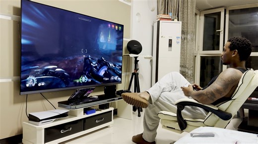 A una PS5 base ya le pasa factura el tiempo, ya se vio que no puede con Starfield y juegos más demandantes. Mejor vayan por una Xbox Series X o una PS5 Pro.