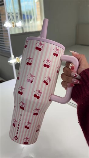the viral cherry hydrojug 🍒🎀 🍒 leakproof 🎀 rubber base 🍒 dishwasher safe 🎀 keeps water cold up to 24hrs #hydrojug #watertumbler #viraltumbler #leakprooftumbler #leakproof