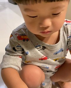 ถือกระบอกน้ำเดินไปมาาา 🍯 น้ำ - ชื่นใจ - จะไปข้างนอก - แล้วก็ ไอ - แวะเตะบอลก่อน5555555 That's all!!!🤣🤣😂🤣😂🤣😂 #ดีเจอาธิ | Ohnsri1000