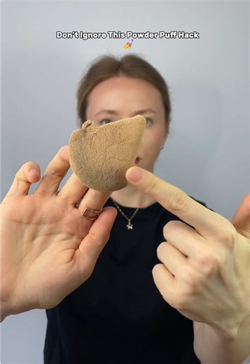 Don’t Ignore This Powder Puff Hack 💅 Sharing a simple powder puff beauty hack you’ve probably been ignoring. This tiny trick makes your makeup routine faster, cleaner, and way easier. Once you see it, you’ll wonder why you skipped it for so long. #beautyhacks #makeuproutine #powderpuff #asmrbeauty #beautyshorts
