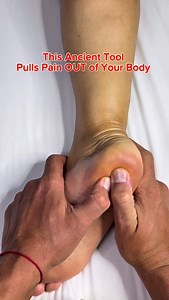 🔥 This Ancient Tool Pulls Pain OUT of Your Body 🔥 Traditional Chinese Bamboo Cupping isn’t just old-school — it’s next-level healing that modern bodies desperately need. 🪵🔥 Heated bamboo cups create deep suction that: • Releases trapped fascia & muscle knots • Pulls inflammation and toxins to the surface • Boosts blood & lymphatic circulation • Calms the nervous system • Unblocks meridians for full-body energy flow That deep purple/red mark? ❌ Not bruising. ✅ Stored stagnation leaving your b