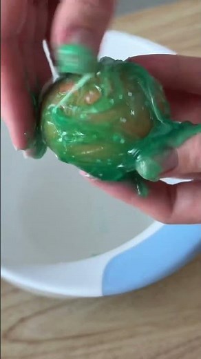 Lets try EGG and TOOTHPASTE experiment! 🥚🧪 #experiment #egg #magic #mom #viralshorts #toothpaste