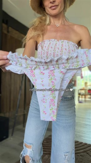 This swim set is giving confident, effortless beach energy 🌸☀️ The fit is so flattering, the fabric feels amazing, and it actually stays comfortable all day. Definitely one of those pieces that makes you feel good the second you put it on. #BeachReady #SwimwearStyle #bikini #BeachOutfit #BikiniSeason
