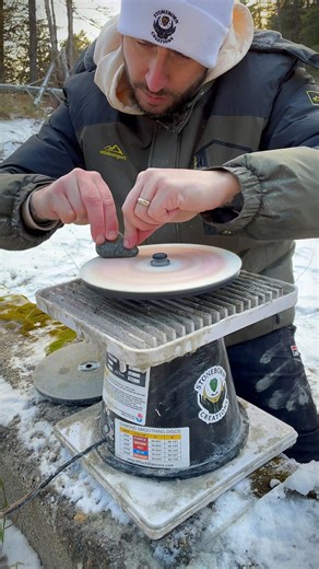 This stone started out rough and muted, tucked under flowing water and ice. But inside it carried a beautiful mix of serpentine greenstone, streaked with ancient mineral veins that only reveal themselves after thousands of years of pressure, heat, and weathering. A few hours on the flat lap… and it completely transformed. Deep greens, golden tones, and those natural strike-lines finally came alive again — like uncovering a past life hidden beneath the surface. It still amazes me how a simple riv