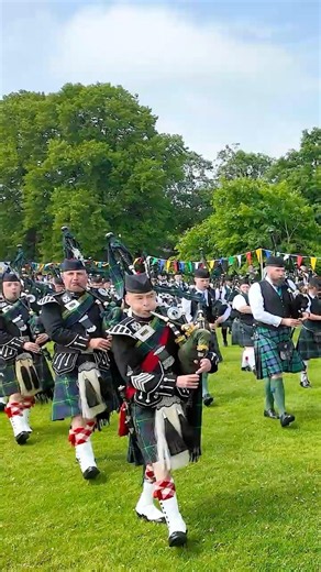#drummajors lead #pipesanddrums salute to Chieftain at 2025 Oldmeldrum Games in #scotland #shorts