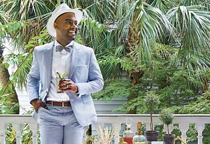 How To Know When It's Rude To Wear Your Hat Indoors, According To Etiquette